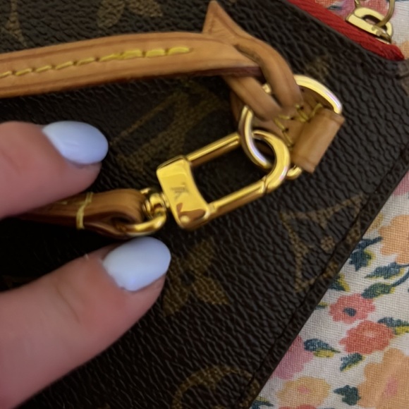 Louis Vuitton Neverfull wristlet - Picture 2 of 7